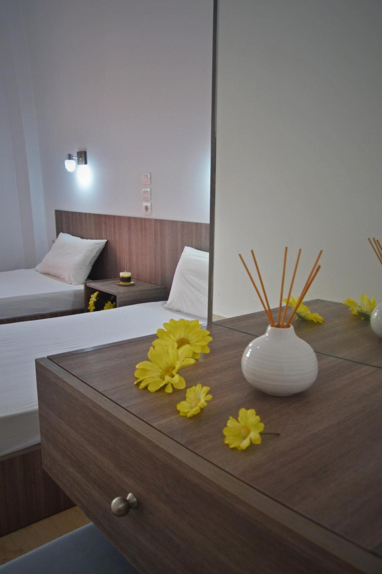 Xidis Hotel Лаганас Екстериор снимка